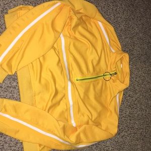 Cropped yellow pullover w/ white lining
